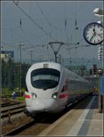 Ein BB ICE-T fhrt am 11.09.2010 in den Bahnhof von Regensburg ein.