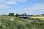 4020.257 und in weiterer 4020 fahren als S2 nach Mödling (auch wenn auf der Anzeige Wien Meidling steht), aufgenommen zwischen Mistelbach und Paasdorf am 19.7.17.