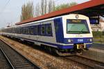 6020 282-7 am 07.April 2019 als letztes Fahrzeug des S1-Zuges 23680 (Wien Meidling - Gänserndorf) in Süssenbrunn.