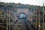 4020 durchfhrt am 1.11.2005 den  Busserltunnel  zwischen Gumpoldskirchen und Paffsttten