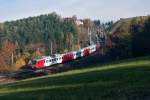 Leider stand die Sonne schon ziemlich tief, als R 2964 am 01.11.2011 an der sogenannten  Steinbauer Wiese  zwischen Eichberg und Kb vorbei kam.