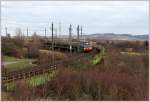 4020 294 fhrt als R 2181 von Sigmundsherberg nach Wien FJB. Hangbrcke Limberg, 08.12.11 