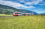 4024 116-8 fährt als S1 4229 (Friesach - Lienz) bei Berg im Drautal vorüber.