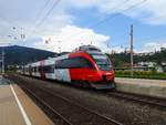 4024 104-4 ereicht am Weg nach Lienz als S1,4241 den Bhf.