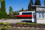 4024 137-3 bereits mit den neuen ÖBB Farben.