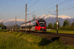 4024 102-8 auf der Vorarlbergbahn gen Dornbirn geschoben. Vor beeindruckender Schneekulisse des Säntis und Hohen Kastens. Am 14.5.19 liegt dort oben noch viel Schnee