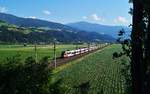 4024 001-2 war am 24.06.2020 zusammen mit einem weiteren 4024 bei Schwaz als S 1 (5125) auf dem Weg Richtung Kufstein und konnte dabei in sommerlicher Atmosphäre dokumentiert werden.