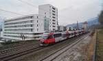 4024 085-5 und ein weiterer ÖBB-Talent im alten Schrägdesign als S4 (Zug 5119) nach Kufstein bei Innsbruck Mühlau.