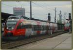 Abendstimmung in Wien Heiligenstadt. Zwei Triebwagen der Reihe 4024 (Talent) beide unterwegs auf der Vorortelinie (Handelskai-Wien Htteldorf-Handleskai) treffen in Heiligenstadt aufeinander.