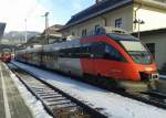 4024 123-4 als R 4858 (Spittal-Millstättersee - Lienz) am 5.1.2015 in Spittal-Millstättersee. Auf dem linken Gleis wartet ein weiterer 4024 auf die Abfahrt nach Friesach.