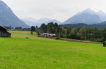 Blick nach Tirol - Ein ÖBB 4024 ist aus Innsbruck kommend nach Garmisch-Partenkirchen unterwegs. Gier wird gerade der Schmalensee umrundet und es bietet sich ein Blick auf die Tiroler Alpenwelt. Bahnstrecke 5504 München - Mittenwald Grenze am 15.09.2016