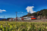 4024 122-6  Sonnenstadt Lienz  fährt als S1 4244 (Lienz - Friesach) bei Berg im Drautal vorüber.