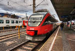 4024 097-0 trifft als S1 4241, auf der Fahrt von Friesach nach Lienz, in Villach Hbf ein.