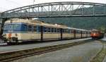 4030.316 im August 1982 im Bahnhof Bregenz, daneben 2095.07 der Bregenzerwaldbahn, die damals bereits nur noch bis Kennelbach verkehrte