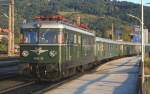 Der Gepcktriebwagen 4061.13 fhrt am 28.9.2008 mit einem Sonderzug am Bahnsteig 1 in Bruck/Mur ein.