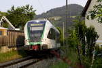 Stadler-GTw 4062 003 der Steiermarkbahn im neuen Design auf der S 11 Peggau - Übelbach kurz vor dem Bedarfs-Hp Übelbach Vormarkt. Aufnahme vom 5.7.19.