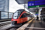 4124 006-0 wartet in Wien Hbf, als S60 26047 nach Bruck a.