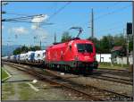 1116 031 durchfhrt mit ihrem Gterzug durch den Bahnhof Zeltweg.