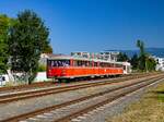 Graz. Der GKB VT10.02 fährt hier am Vormittag des 09.09.2023 gemeinsam mit zwei Beiwagen zum Lipizzaner-Abtrieb in Köflach, aufgenommen bei Graz-Reininghaus.