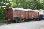 Materialwagen A-KSE 40 81 9408 121-7 (ex Tms) am 14.September 2019 als letztes Fahrzeug des SR 17330 (Felixdorf - Traiskirchen Aspangbahn) im Bahnhof Trumau.