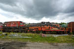 Ein Kranzug der ÖBB, bestehend aus einem 45 Tonnen Dampfkran (766 041–4) plus Schutzwagen.