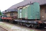 Ausgemusterter Dampfkran 40 81 9466 109-1 mit Kranschutzwagen 40 81 9467 304-7 am 11.Juni 2010 im Eisenbahnmuseum Knittelfeld.