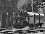 Die Dampflokomotive 88.103 der Rosentaler Dampfzüge startet zur letzten Fahrt des Sommers 2019. (Weizelsdorf, September 2019)