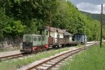 V-10 der L.B.P.H. mit einen Gterzug im Lokalbahnhof Payerbach am 9.5.13