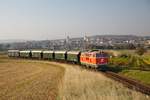 Herbstlicher Retz-Klassiker mit der 2143.070. (13.10.2018)