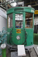 Der Straßenbahn-Triebwagen 203 mit einer Spurweite von 1000 mm stammt aus dem Jahr 1931.