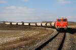 NLB - Tandem 2143.56 und 070-7 mit dem SLGAG 97414 am 25.Februar 2018 im 180°-Bogen nach dem ehemaligen Bahnhof Würnitz-Hetzmannsdorf.