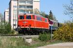 NLB 2143.56 am 21.April 2018 als letztes Fahrzeug der SBED 14474 nach Dechanthof kurz nach dem Bf.