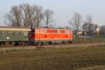 NLB 2143 070-7 am 23.November 2014 mit dem SR 17918 zwischen Pernersdorf und Peigarten.