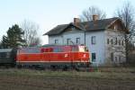 NLB 2143 070-7 am 21.Dezember 2014 vor dem SR 14293 in Haugsdorf.