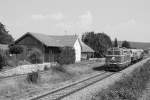 Nostalgie pur: NLB 2143 070-7 am 08.August 2015 mit dem SEZ 17088 in Würnitz-Hetzmannsdorf.