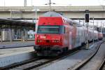 Steuerwagen 86-33 203 verlt Wiener Neustadt Hbf, am 07.08.2008 als Regionalzug nach Payerbach-Reichenau.