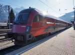 80-90.727 an der Spitze des railjet 632 (Lienz - Wien Hbf), am 17.3.2016 in Lienz.