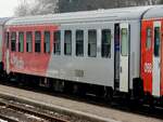 Bmpz-I 50812173422-4 (CityShuttle) eingereiht im R5965, anlässlich Halt im Bhf. Ried; 220124