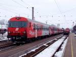 8073 014-7 ist soeben als R5917 am Bhf.