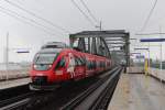 4024 103 als S1 29467 von Wien Floridsdorf (F) nach Wiener Neustadt Hauptbahnhof (Nb), hier zum Sehen bei der Einfahrt in die Haltestelle Wien Handelskai (Nw H2); 26.04.2014