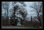 In der Dämmerung fährt 298.102 auf der Steyrtalbahn mit einem Weihnachtszug von Steyr nach Grünburg. 
Steyr Christkindl 2.12.2017