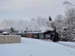 498 04 hat mit einem Advendzug am 15.12.2018 die Haltestelle Waldneukirchen verlassen!