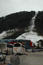 Doppelseilbahn Hochzillertal in Kaltenbach, hier die Talstation; 11.02.2007