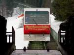 Einfahrt von Wagen 2 der Hartkaiser-Standseilbahn in die Talstation Ellmau, 28.2.12