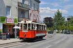 Ums Hauseck kam am 08.07.2017 dieser historische Wagen (TW 5) der Gmundner Strassenbahn gefahren!