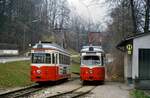 GM 9 und GM 8 der Gmundener Straßenbahn an einer der beiden Ausweichen, 06.04.1986.