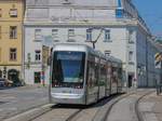 Graz. Nach monatelanger Gleisbauarbeiten fährt die Linie 5 ab 08.08.2020 wieder regulär. Am selbigen Tag konnte ich Variobahn 207 bei der  Jakominirampe  fotografieren.