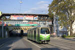 Am 5. Mai 2011 ist TW 530 als Linie 1 in der Eggenberger Straße in Richtung Mariatrost unterwegs. Während die Bahnhofsunterführung in dieser Form längst Geschichte ist, ist der TW 530 als einziger  Duisburger  noch als Museumswagen erhalten. 