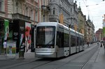 Variobahn 221 als verkürzte Linie 1 in der Grazer Herrengasse, 02.07.2016