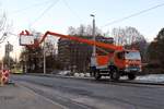 Letzte Oberleitungsbauarbeiten in der Technikerstraße in Innsbruck am 7.12.2017 (Datum der Aufnahme), bevor die Straßenbahnerweiterung nach Westen (hier der Ast nach Technik-West) am